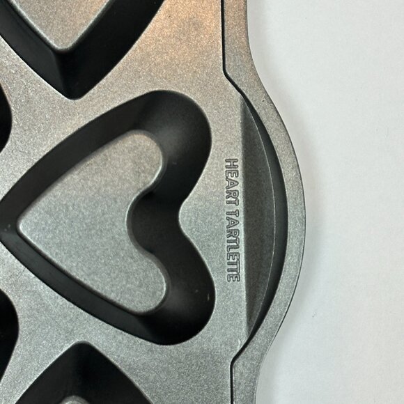 Nordic Ware Heart Tartlette Pan 12-Cup Heavy Cast Aluminum Nonstick NEW - Picture 9 of 12